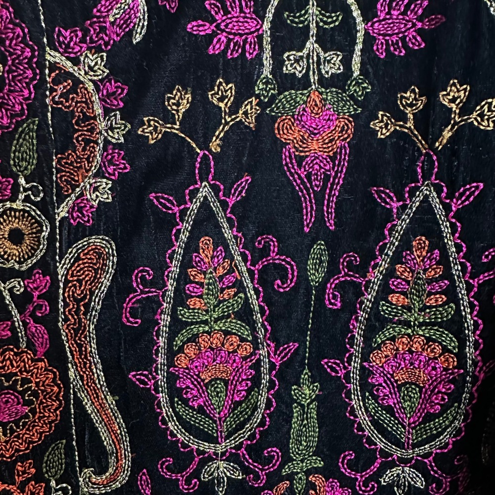 Soft Surroundings Black Veranasi Velvet Embroidered Paisley Jacket Womens Medium - Picture 7 of 11